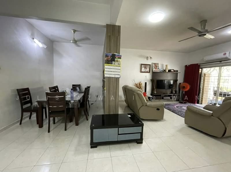 Rumah Teres 2-Tingkat untuk Disewa di Bandar Nusaputra (Puchong) - Julisyazwani @ Wani - Living Room - PropertyGuru.com.my