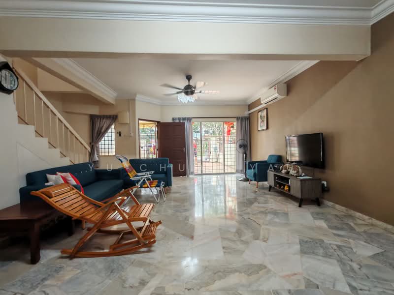 2-storey Terraced House for Sale in Taman Cheng Perdana (Cheng) - Yu Chuan Yau - Living Room - PropertyGuru.com.my