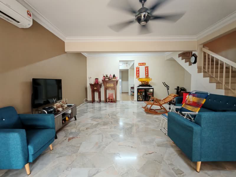 2-storey Terraced House for Sale in Taman Cheng Perdana (Cheng) - Yu Chuan Yau - Living Room - PropertyGuru.com.my