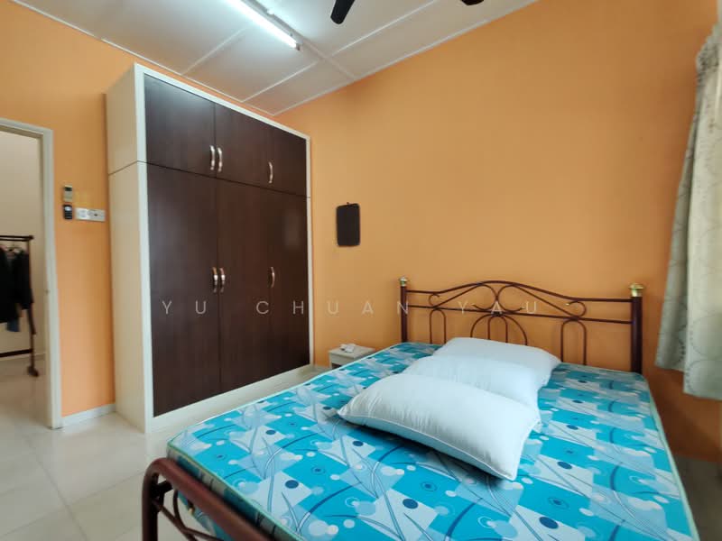 2-storey Terraced House for Sale in Taman Cheng Perdana (Cheng) - Yu Chuan Yau - Bedroom - PropertyGuru.com.my