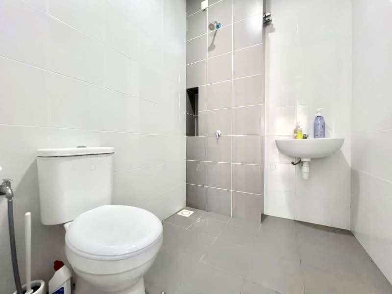 2-storey Terraced House for Sale in Eco Grandeur (Puncak Alam) - Adzura Zamedin - Bathroom - PropertyGuru.com.my