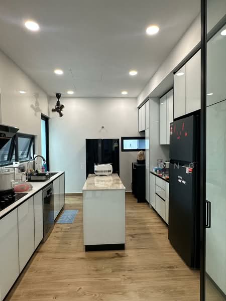 Rumah Berkembar untuk Dijual di Eco Ardence (Setia Alam) - Vincent Leong - Kitchen - PropertyGuru.com.my