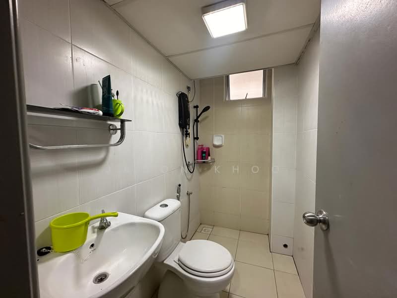 Apartment for Sale at The Pines Residence - Jason Khoo - Bathroom - PropertyGuru.com.my
