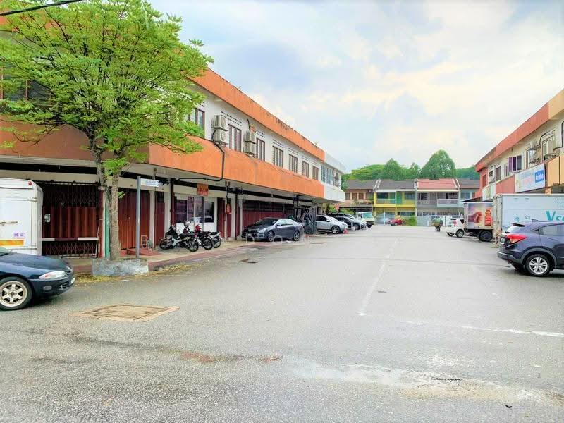 Shop for Rent in Taman Serdang Utama (Seri Kembangan) - Brandon Yee - Exterior - PropertyGuru.com.my
