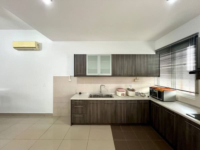 3-storey Terraced House for Sale in Cyberjaya (Selangor) - Shaziery Iskandar - Kitchen - PropertyGuru.com.my