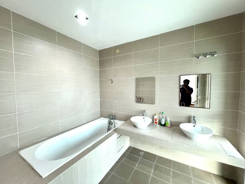 3-storey Terraced House for Sale in Cyberjaya (Selangor) - Shaziery Iskandar - Bathroom - PropertyGuru.com.my