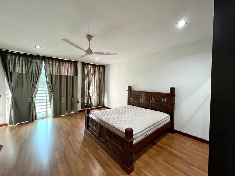 3-storey Terraced House for Sale in Cyberjaya (Selangor) - Shaziery Iskandar - Bedroom - PropertyGuru.com.my