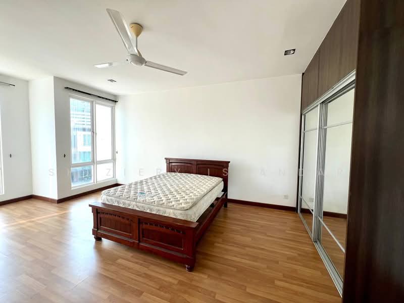 3-storey Terraced House for Sale in Cyberjaya (Selangor) - Shaziery Iskandar - Bedroom - PropertyGuru.com.my
