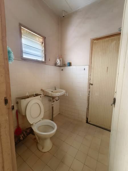 Rumah Teres 2-Tingkat untuk Dijual di Ayer Itam (Penang) - Alston Loh - Bathroom - PropertyGuru.com.my