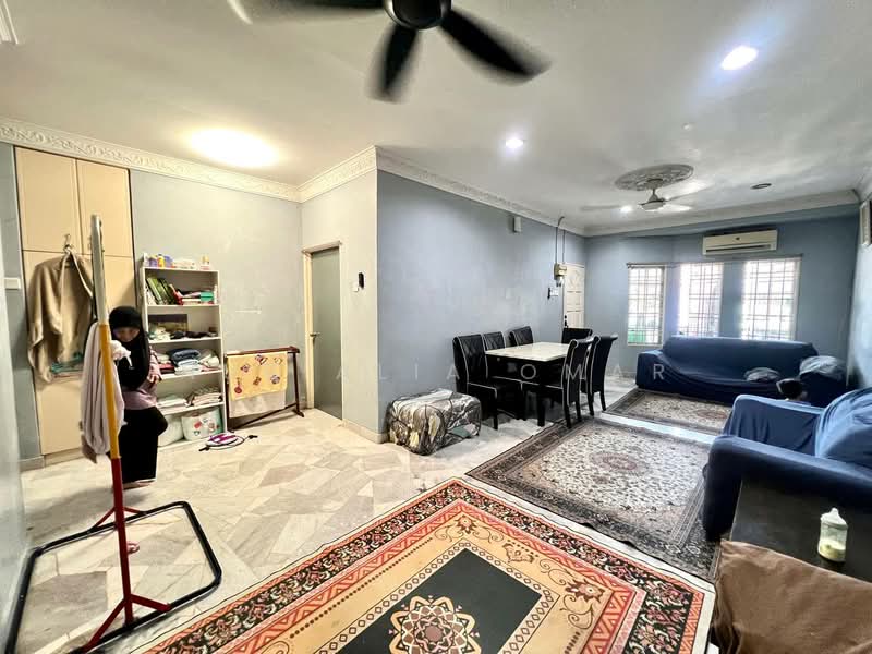 Rumah Teres 1-Tingkat untuk Dijual di Shah Alam (Selangor) - Nur Alia Omar - Living Room - PropertyGuru.com.my