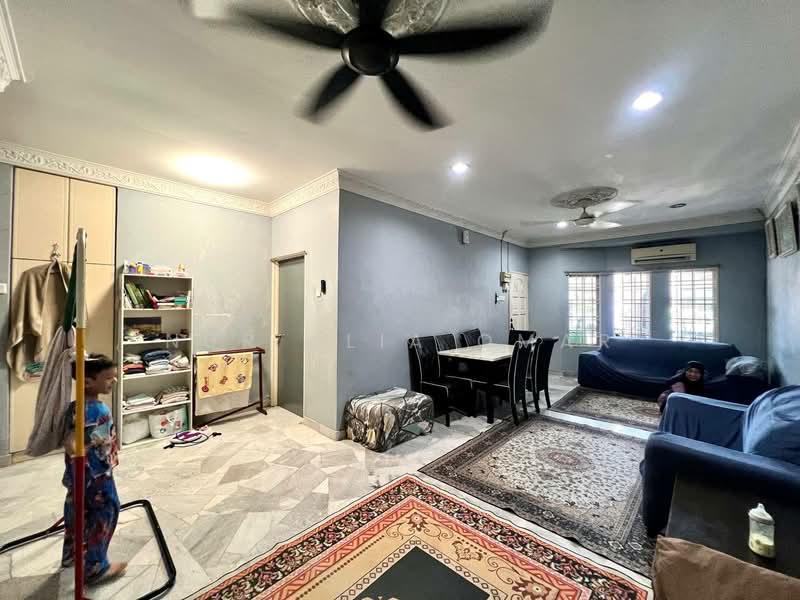 Rumah Teres 1-Tingkat untuk Dijual di Shah Alam (Selangor) - Nur Alia Omar - Living Room - PropertyGuru.com.my