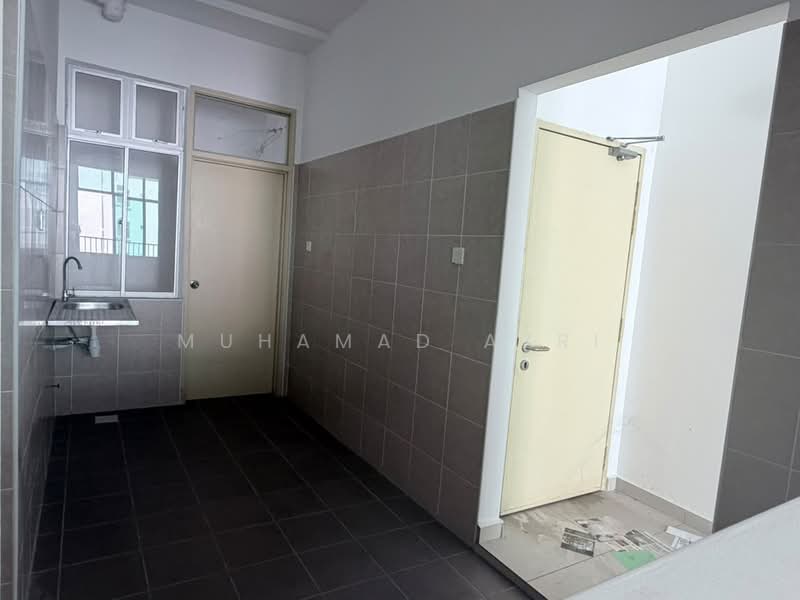Residential Land for Sale in Taman Molek (Johor Bahru) - MUHAMAD AZRI - Kitchen - PropertyGuru.com.my