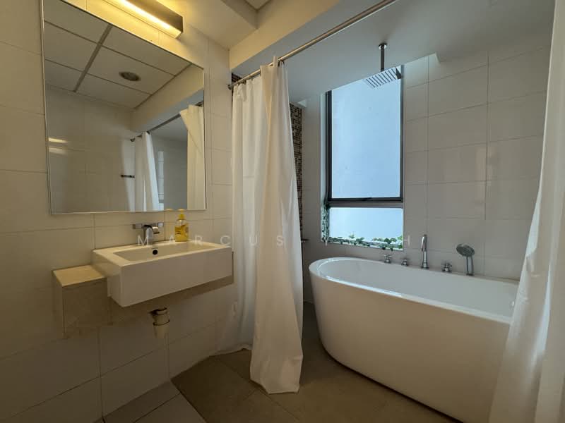 Kediaman Servis untuk Dijual di Solaris Dutamas - Marcus Yeoh - Bathroom - PropertyGuru.com.my
