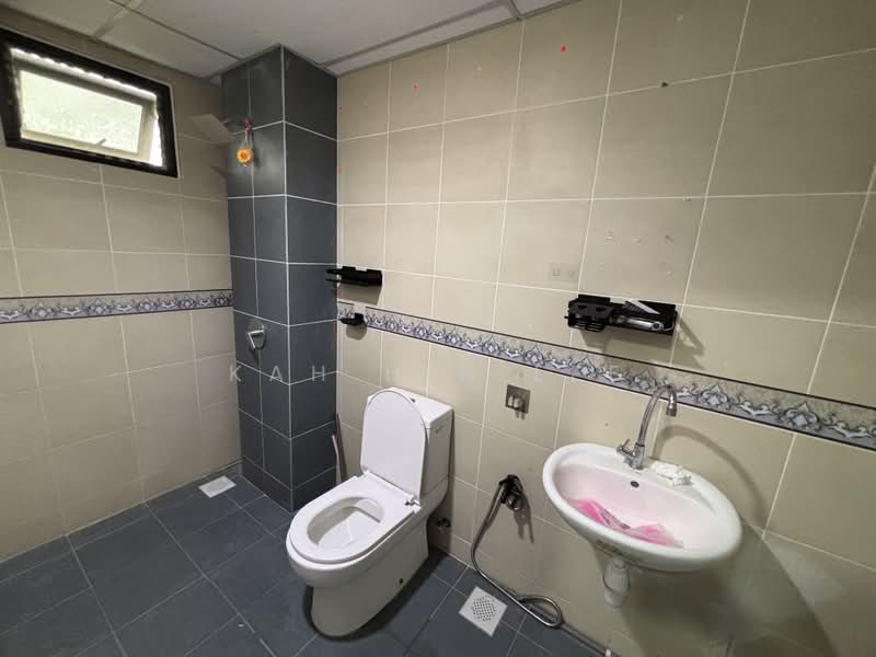 Condominium for Rent at Residensi KLIA - Kah Hin Lee - Bathroom - PropertyGuru.com.my