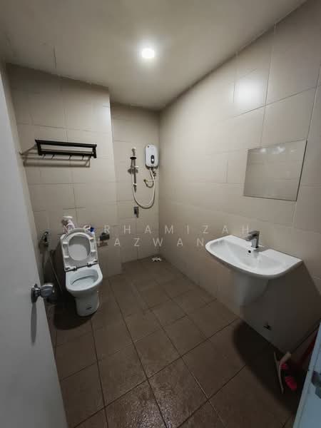 Kediaman Servis untuk Disewa di i-SOHO @ i-City - NURHAMIZAH HAZWANI - Bathroom - PropertyGuru.com.my