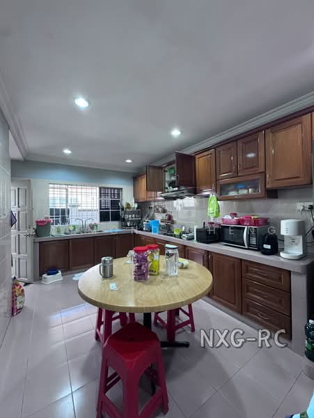 Rumah Teres untuk Dijual di Bandar Botanic (Klang) - Raymond Cheng - Kitchen - PropertyGuru.com.my
