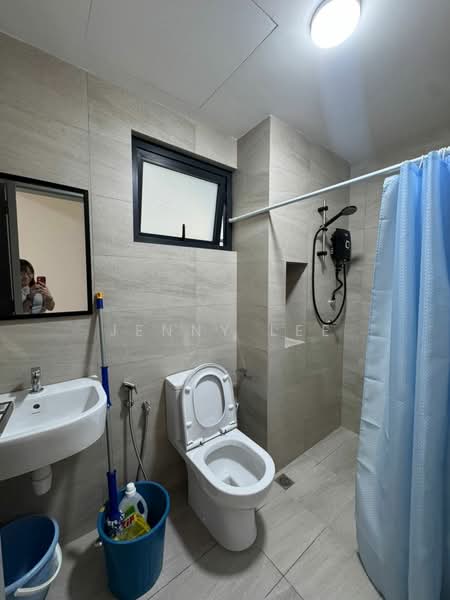 Kediaman Servis untuk Disewa di Maxim Risen - Jenny Lee - Bathroom - PropertyGuru.com.my