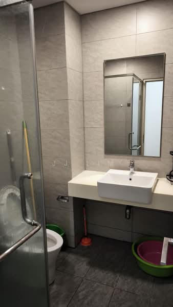 Condominium for Rent at Vivo Residential Suites - JJ Lim - Bathroom - PropertyGuru.com.my