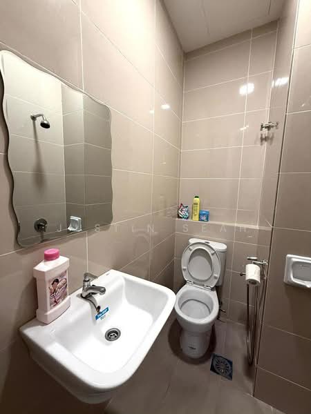 Condominium for Sale at Waltz Residences - Justin Seah - Bathroom - PropertyGuru.com.my