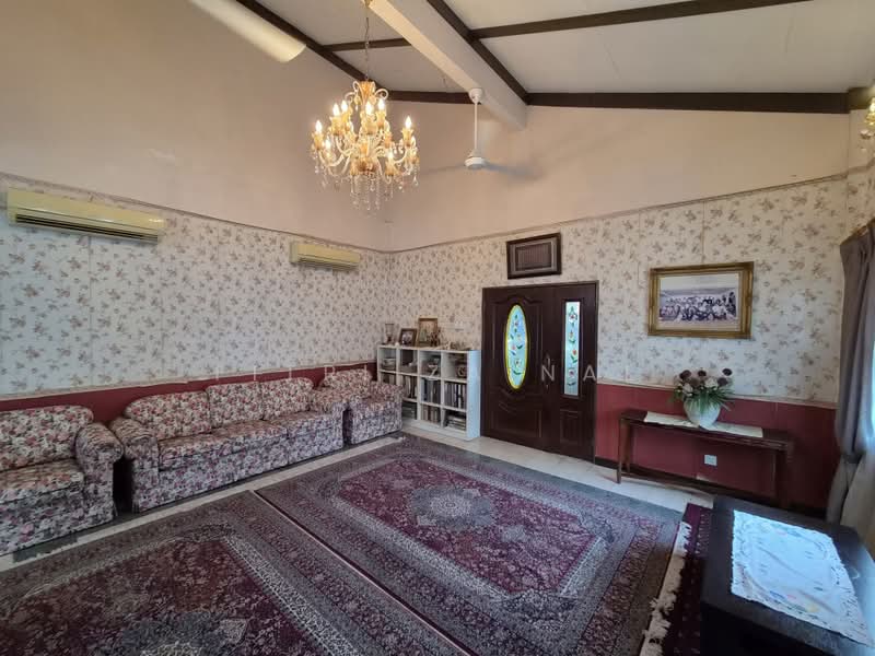 Bungalow House untuk Dijual di Seksyen 7 (Shah Alam) - Fitri Zainal - Living Room - PropertyGuru.com.my