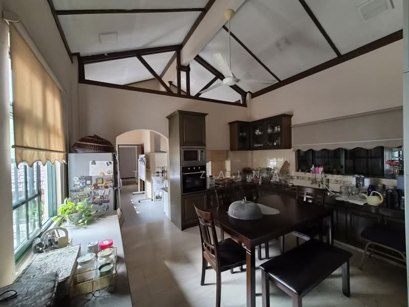 Bungalow House untuk Dijual di Seksyen 7 (Shah Alam) - Fitri Zainal - Kitchen - PropertyGuru.com.my