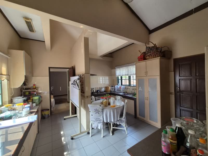 Bungalow House untuk Dijual di Seksyen 7 (Shah Alam) - Fitri Zainal - Kitchen - PropertyGuru.com.my