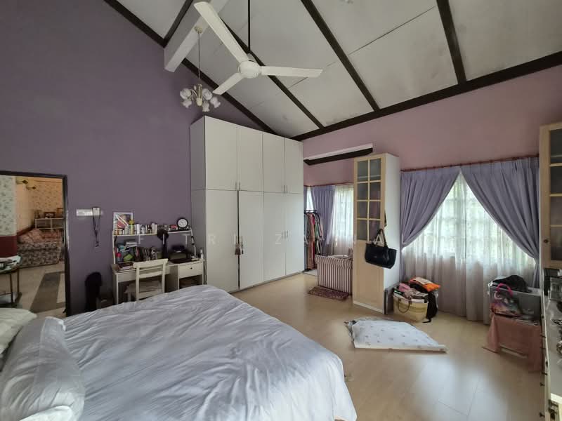 Bungalow House untuk Dijual di Seksyen 7 (Shah Alam) - Fitri Zainal - Bedroom - PropertyGuru.com.my