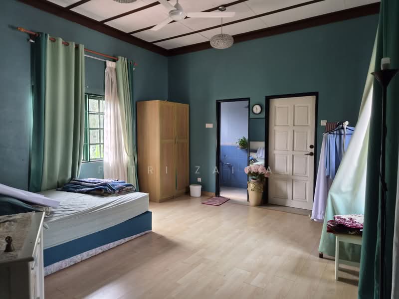 Bungalow House untuk Dijual di Seksyen 7 (Shah Alam) - Fitri Zainal - Bedroom - PropertyGuru.com.my