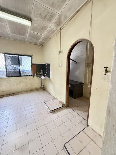 1-storey Terraced House for Sale in Bandar Baru Permas Jaya (Permas Jaya) - Jesserine Neo - Kitchen - PropertyGuru.com.my