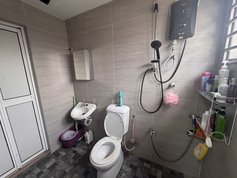 2-storey Terraced House for Sale in Taman Puchong Intan (Puchong) - EE Ling - Bathroom - PropertyGuru.com.my