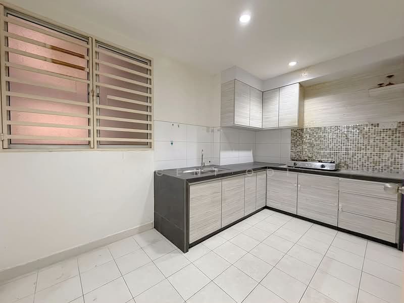 Condominium for Sale at Elit Heights @ Bayan City - Vincent Ooi - Kitchen - PropertyGuru.com.my