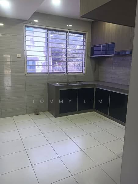 Rumah Teres untuk Dijual di Taman Masai Utama (Masai) - Tommy Lim - Kitchen - PropertyGuru.com.my