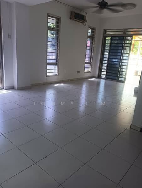 Rumah Teres untuk Dijual di Taman Masai Utama (Masai) - Tommy Lim - Living Room - PropertyGuru.com.my