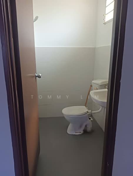 Rumah Teres untuk Dijual di Taman Masai Utama (Masai) - Tommy Lim - Bathroom - PropertyGuru.com.my