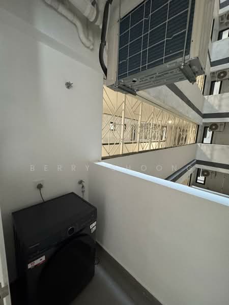Kediaman Servis untuk Dijual di Aster Hill - Berry Choong - Balcony - PropertyGuru.com.my