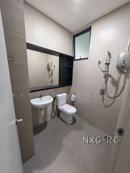 Kediaman Servis untuk Dijual di Fortune Perdana - Raymond Cheng - Bathroom - PropertyGuru.com.my