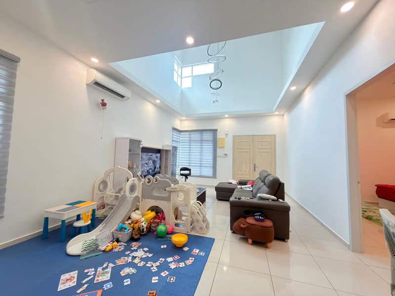 Rumah Kluster untuk Dijual di Taman Kluang Perdana (Kluang) - May Tan - Living Room - PropertyGuru.com.my