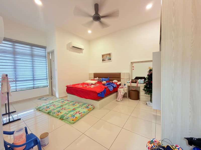 Rumah Kluster untuk Dijual di Taman Kluang Perdana (Kluang) - May Tan - Bedroom - PropertyGuru.com.my