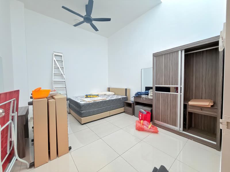 Rumah Kluster untuk Dijual di Taman Kluang Perdana (Kluang) - May Tan - Bedroom - PropertyGuru.com.my