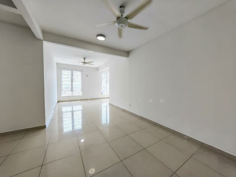 Kondominium untuk Dijual di Kenanga Residence - Wesley Tan - Living Room - PropertyGuru.com.my