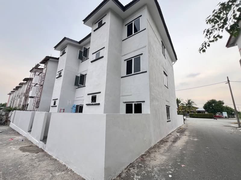 Rumah Teres 3-Tingkat untuk Dijual di Bandar Seremban Selatan (Seremban) - Hana Zaini - Exterior - PropertyGuru.com.my