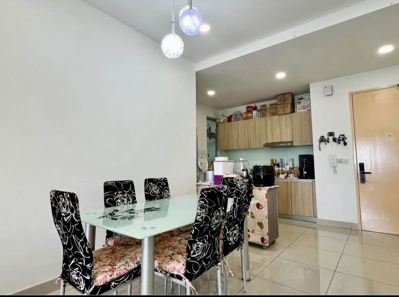 Kediaman Servis untuk Dijual di Meridin Bayvue Serviced Apartment - SJ CHAN - Kitchen - PropertyGuru.com.my