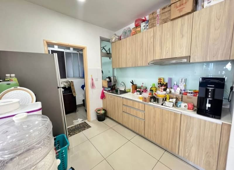 Kediaman Servis untuk Dijual di Meridin Bayvue Serviced Apartment - SJ CHAN - Kitchen - PropertyGuru.com.my