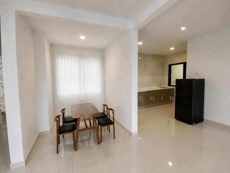 Condominium for Rent at Paraiso Residence @ The Earth - Jennifer Chin - Dining Room - PropertyGuru.com.my