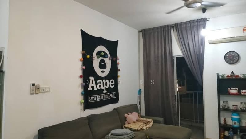 Kediaman Servis untuk Dijual di Jadite Suites - Dave KS - Living Room - PropertyGuru.com.my