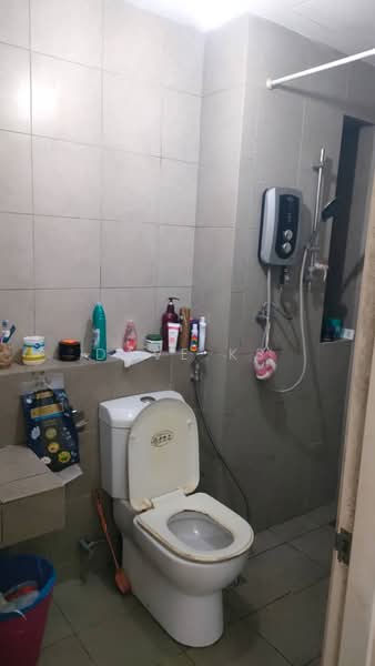 Kediaman Servis untuk Dijual di Jadite Suites - Dave KS - Bathroom - PropertyGuru.com.my
