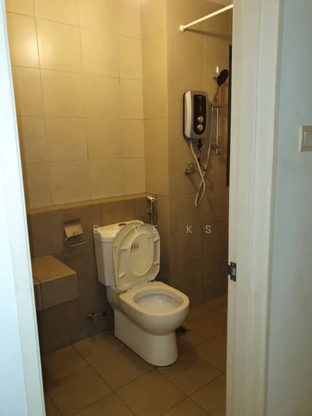 Kediaman Servis untuk Dijual di Jadite Suites - Dave KS - Bathroom - PropertyGuru.com.my
