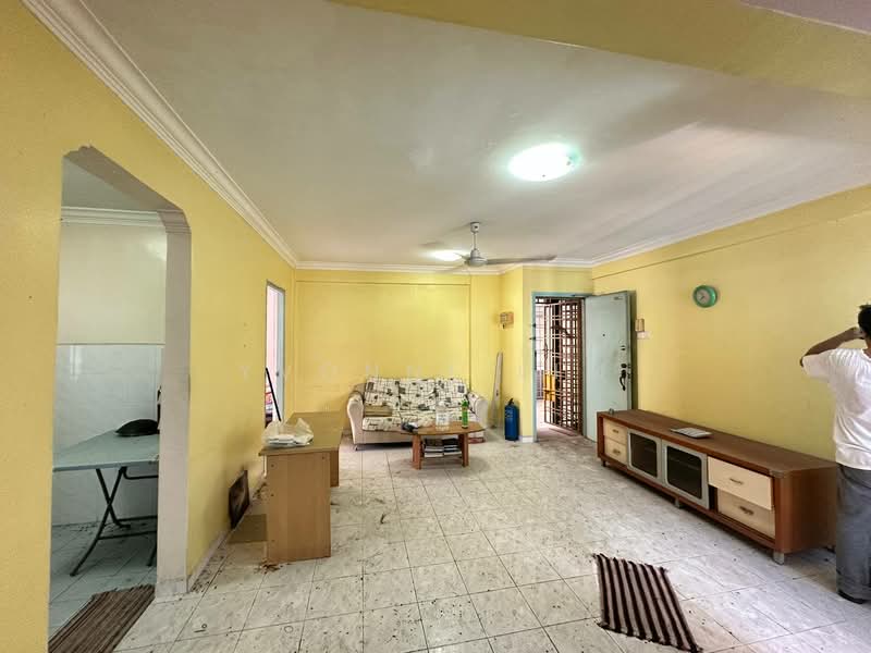 Pangsapuri untuk Dijual di Sri Intan - Yvonne Lim - Living Room - PropertyGuru.com.my