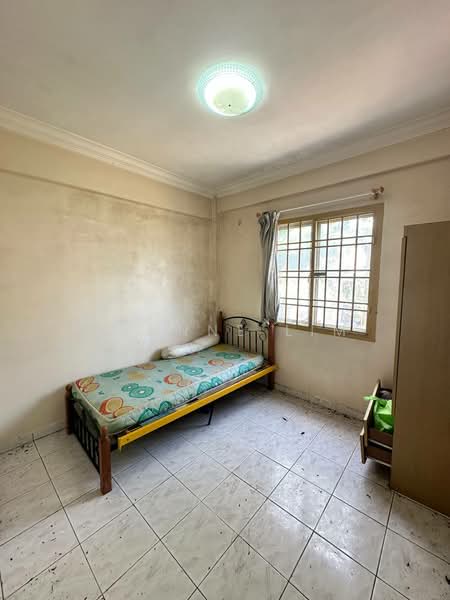Pangsapuri untuk Dijual di Sri Intan - Yvonne Lim - Bedroom - PropertyGuru.com.my