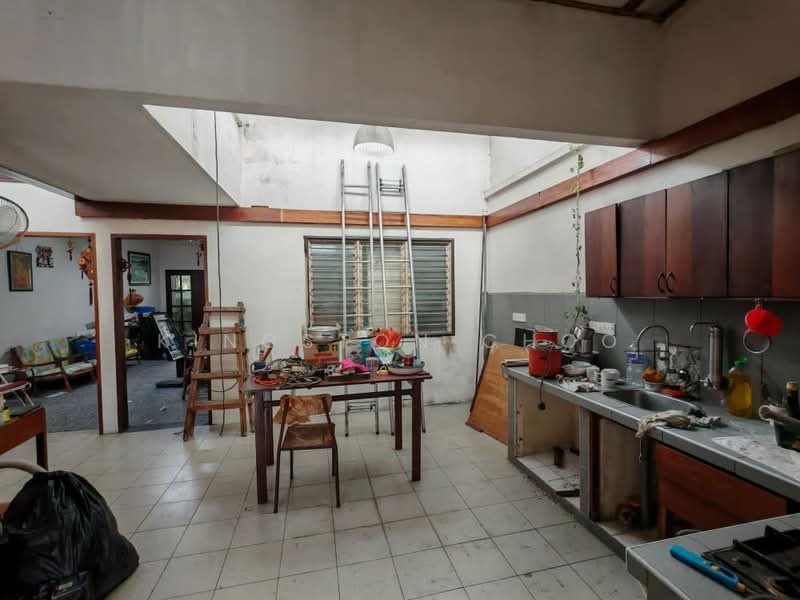 Rumah Teres 1-Tingkat untuk Dijual di Taman Overseas Union (Taman Oug) (Jalan Klang Lama (Old Klang Road)) - Kingston Choo - Kitchen - PropertyGuru.com.my